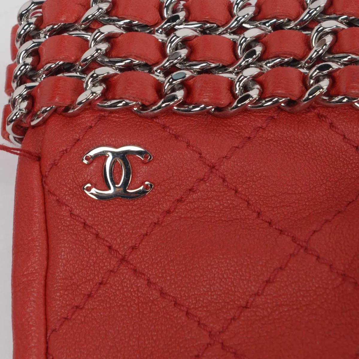 Chanel Red Quilted Lambskin CC Chain Gloves